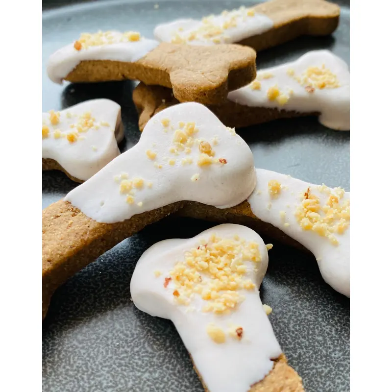 Tootsies & Treats Yogurt Dipped Peanut Butter Bones (6oz)
